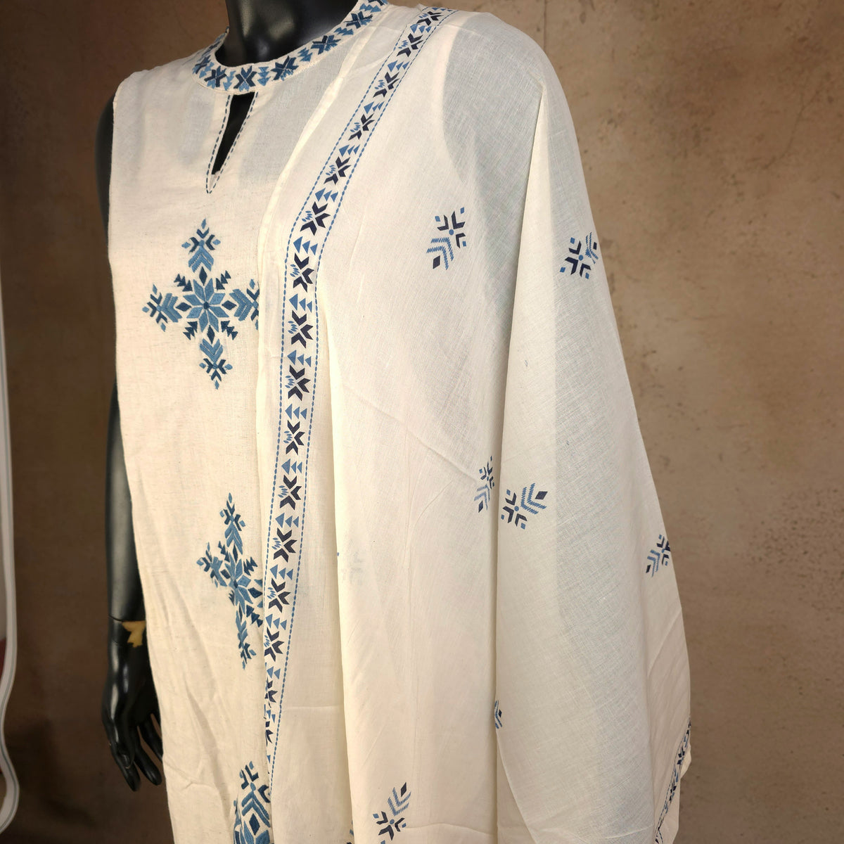 Kurti - 3 Piece Kurti Set - Off-White & Blue Embroidered