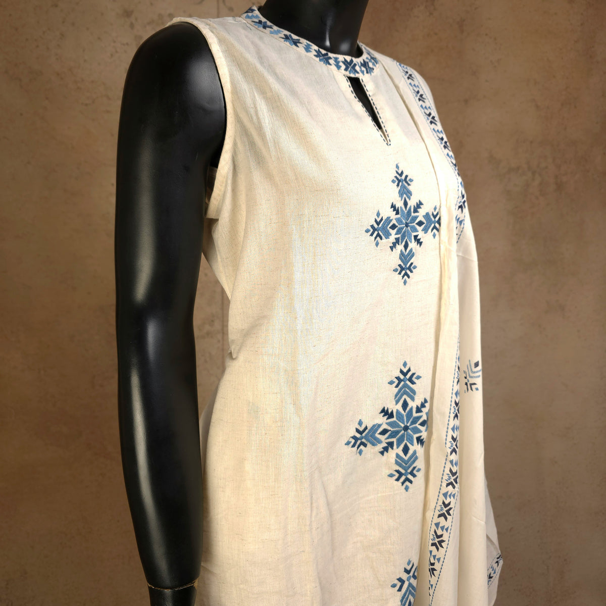Kurti - 3 Piece Kurti Set - Off-White & Blue Embroidered