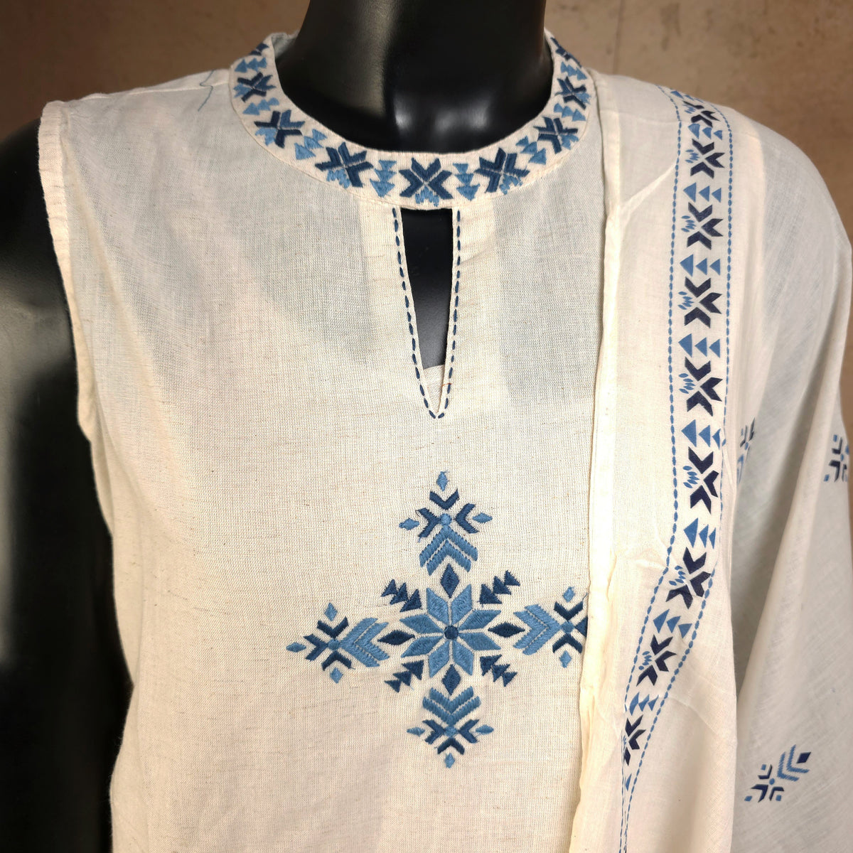 Kurti - 3 Piece Kurti Set - Off-White & Blue Embroidered