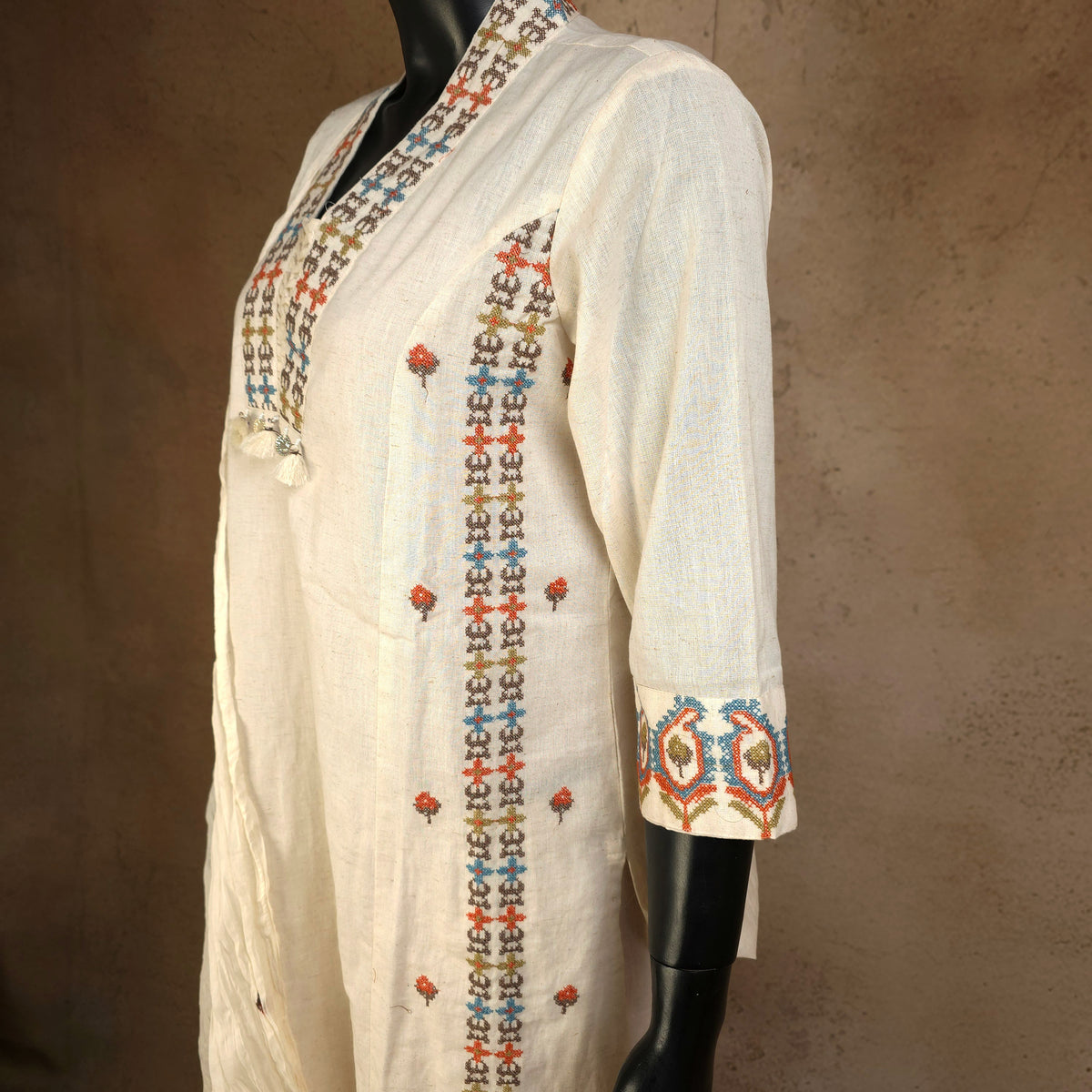 Kurti - 3 Piece Kurti Set - Off-white multicolour embroidery