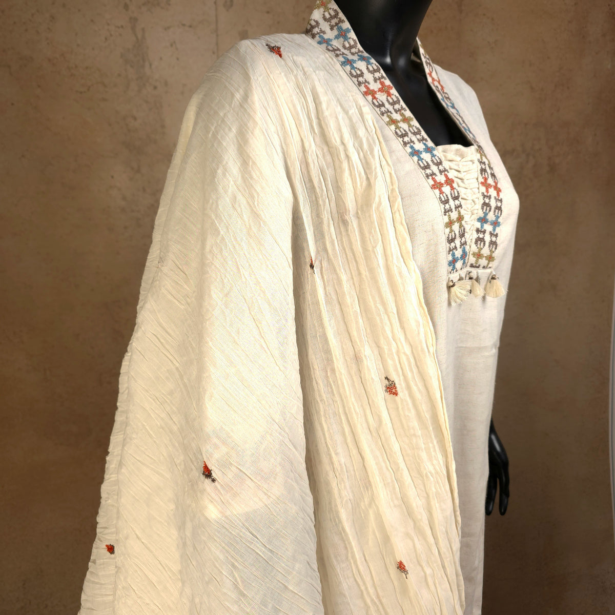 Kurti - 3 Piece Kurti Set - Off-white multicolour embroidery