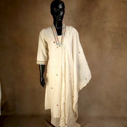 Kurti - 3 Piece Kurti Set - Off-white multicolour embroidery